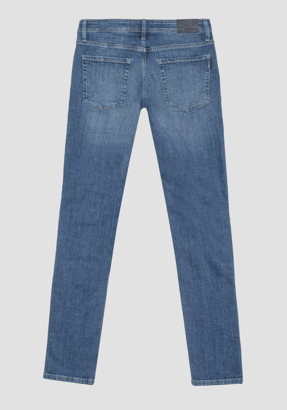 JEANS TAPERED FIT „OZZY“ AUS IKONISCHEM STRETCH-DENIM - Antony Morato Online Shop