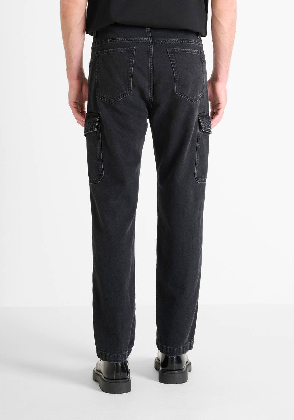 REGULAR FIT "KOOPER" JEANS WITH RELAXED LEG IN BLACK DENIM - Antony Morato Online Shop