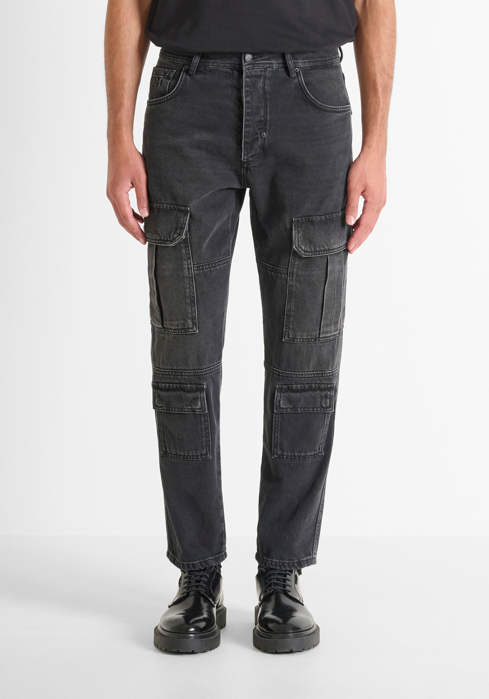 REGULAR FIT „GARY“ JEANS AUS SCHWARZEM DENIM IM CARGO-STIL MIT GROSSEN TASCHEN - Antony Morato Online Shop