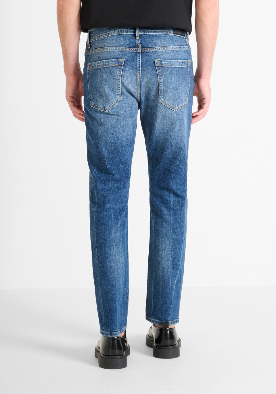 VAQUEROS SLIM CROPPED FIT "JIM" EN DENIM AZUL CON LAVADO DEGRADADO - Antony Morato Online Shop