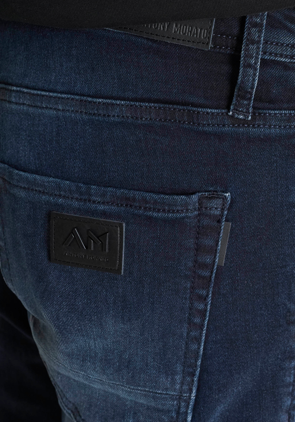 JEAN COUPE CONFORT TAPERED « KURT » EN DENIM NOIR - Antony Morato Online Shop