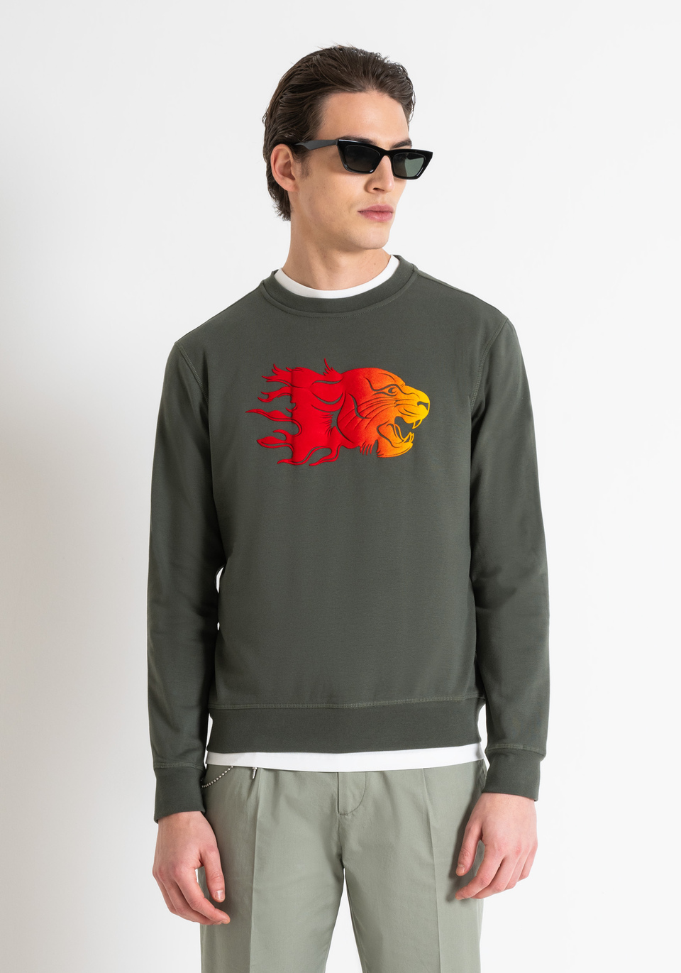 REGULAR FIT SWEATSHIRT IN SUSTAINABLE COTTON-POLYESTER BLEND WITH FADED FLOCK PRINT - Antony Morato Online Shop