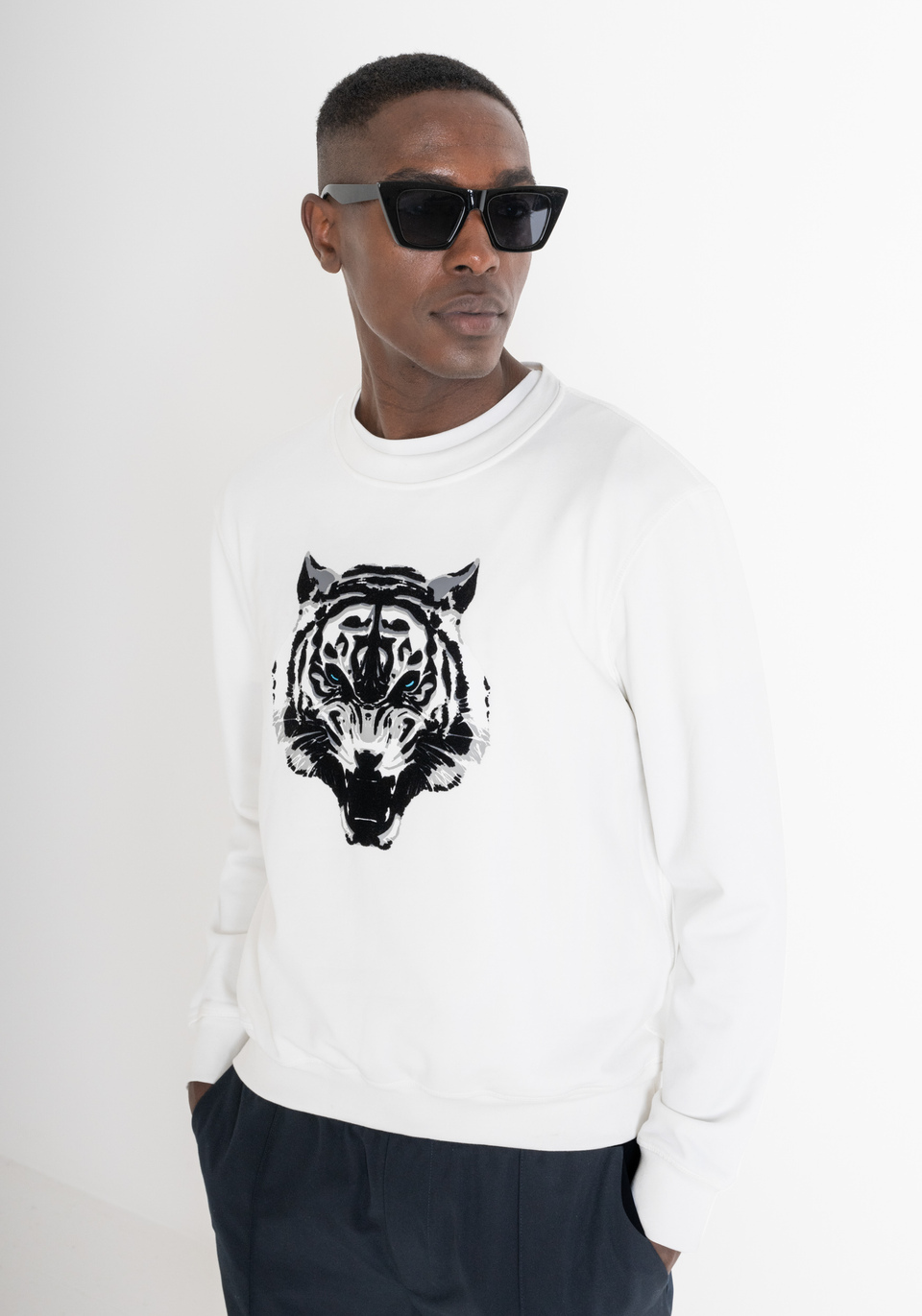 REGULAR FIT SWEATSHIRT IN SUSTAINABLE COTTON BLEND FABRIC WITH TIGER PRINT Antony Morato
