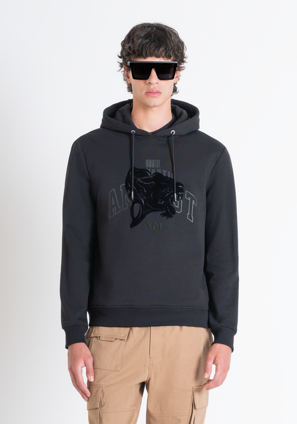 RELAXED FIT KAPUZENSWEATSHIRT AUS NACHHALTIGEM BAUMWOLL-MISCHGEWEBE UND DRUCK - Antony Morato Online Shop