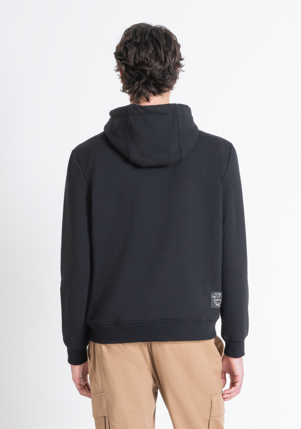 RELAXED FIT KAPUZENSWEATSHIRT AUS NACHHALTIGEM BAUMWOLL-MISCHGEWEBE UND DRUCK - Antony Morato Online Shop