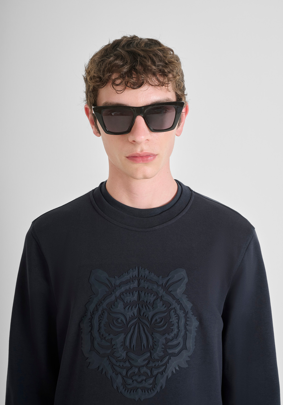 REGULAR FIT CREWNECK SWEATSHIRT IN SUSTAINABLE COTTON BLEND WITH TIGER PRINT - Antony Morato Online Shop