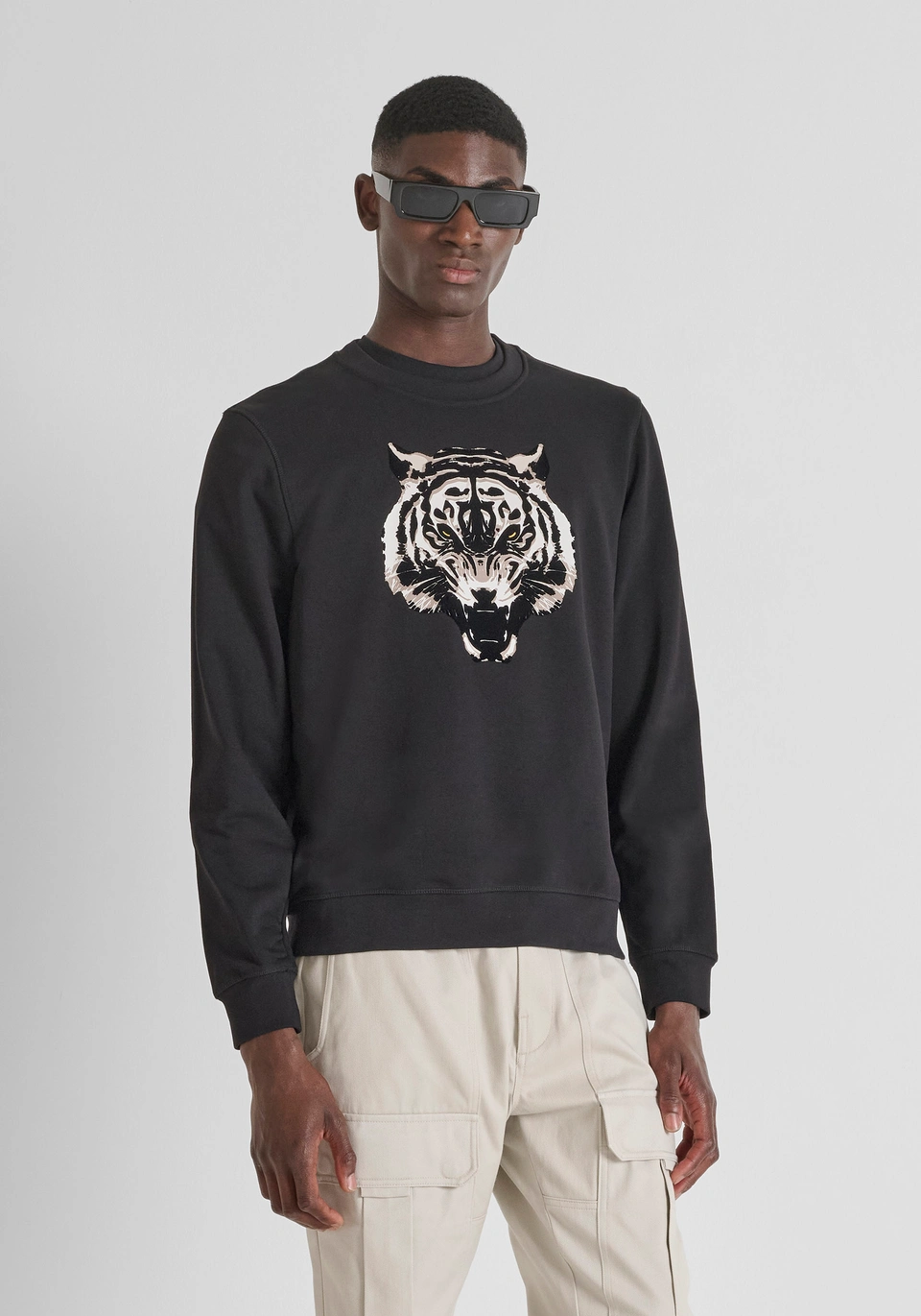 SWEAT COL ROND REGULAR FIT EN COTON DURABLE AVEC IMPRIMÉ TIGRE - Antony Morato Online Shop