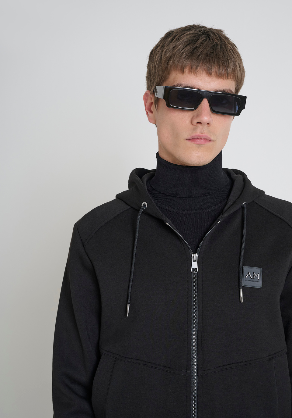 REGULAR FIT ZIP-UP SWEATSHIRT IN STRETCH FABRIC WITH RUBBERISED BADGE LOGO - Antony Morato Online Shop