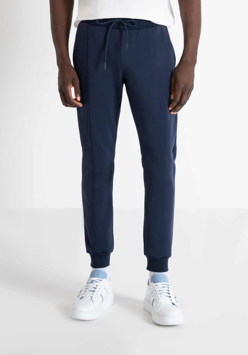 SLIM FIT SWEATPANTS IN COTTON BLEND WITH LOGO PATCH ON THE BACK - Antony Morato Online Shop