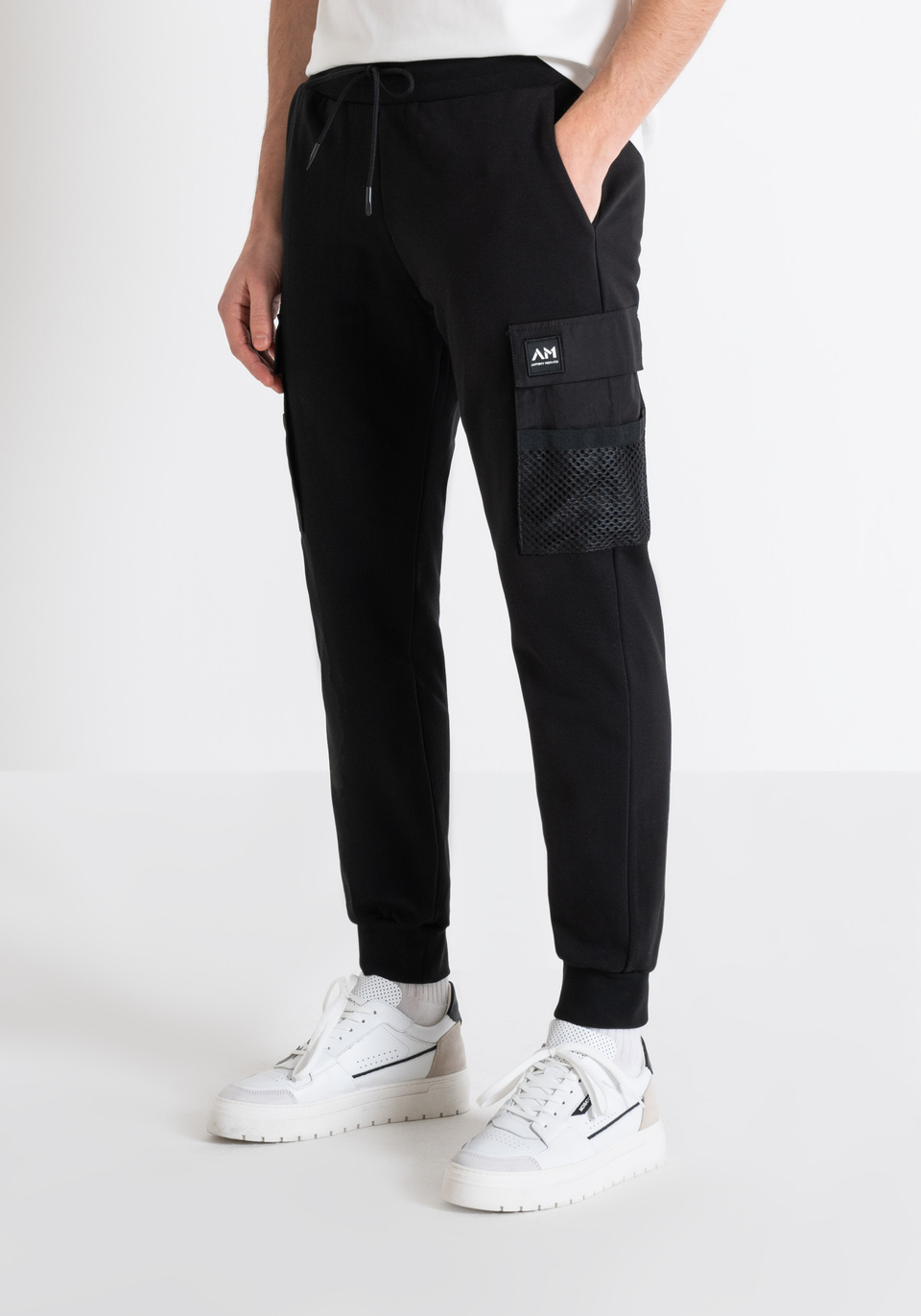REGULAR FIT SWEATPANTS IN SUSTAINABLE COTTON-POLYESTER BLEND WITH LOGO  PATCH