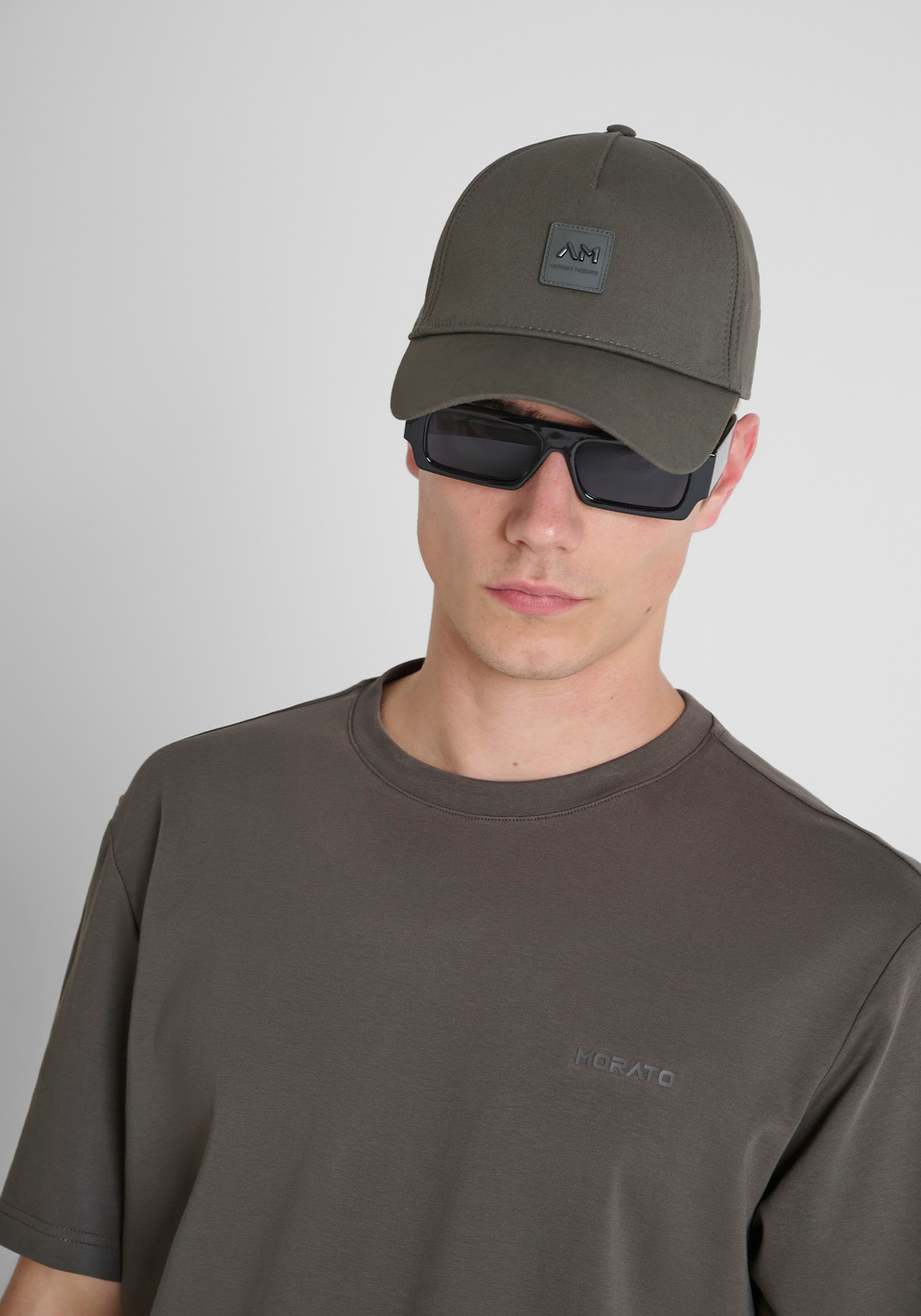 CASQUETTE AVEC VISIÈRE STYLE BASEBALL AVEC PATCH LOGO - Antony Morato Online Shop