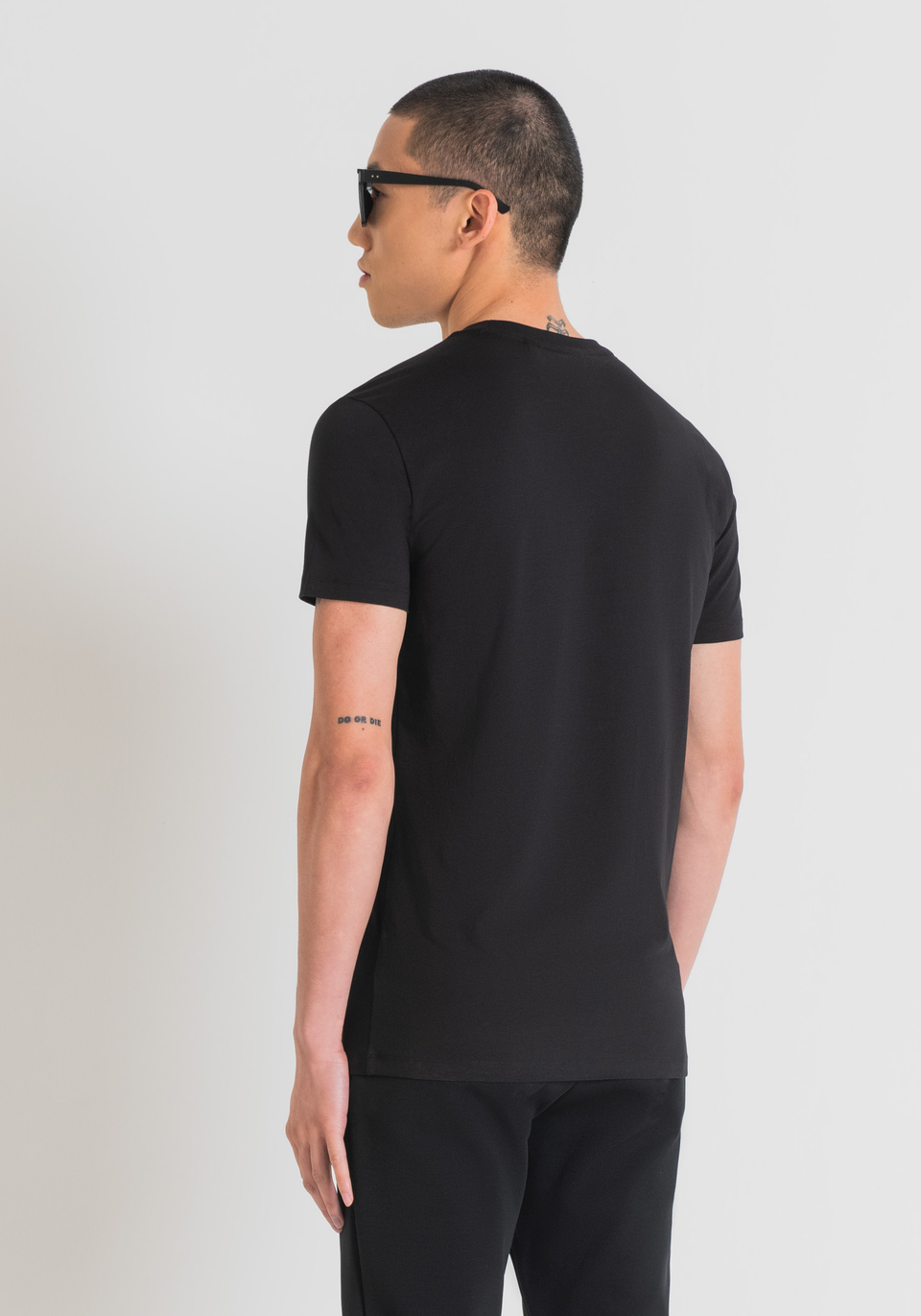 SUPER SLIM FIT T-SHIRT IN STRETCH COTTON WITH RUBBERISED LOGO PRINT - Antony Morato Online Shop