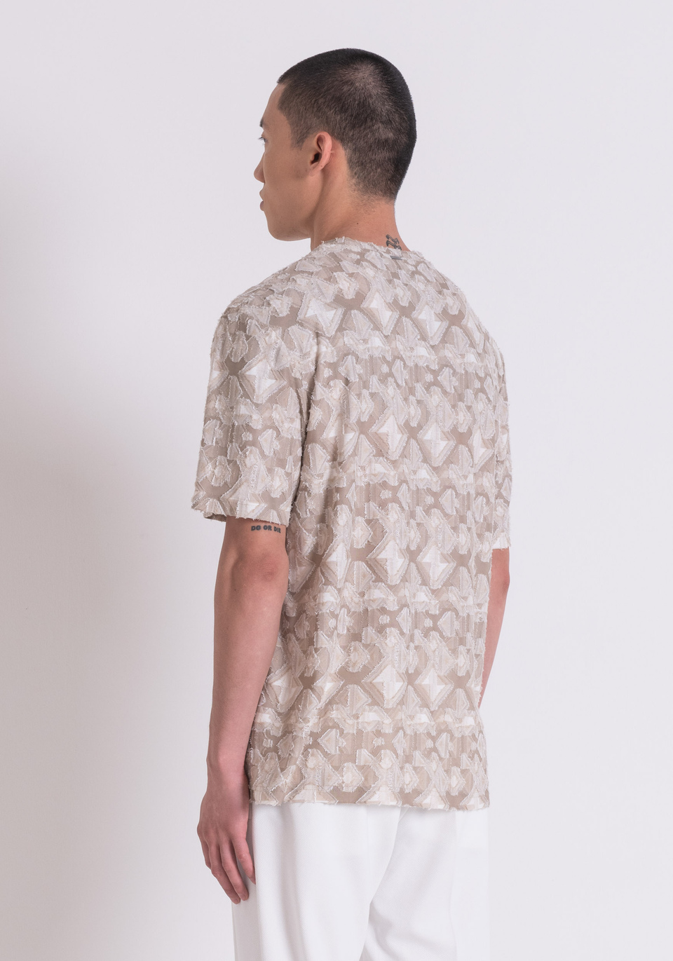 RELAXED FIT T-SHIRT IN JACQUARD VISCOSE BLEND FABRIC - Antony Morato Online Shop