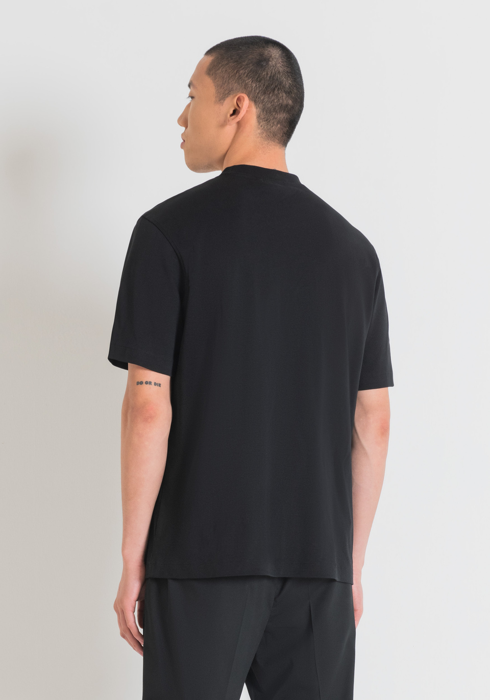 RELAXED FIT COTTON JERSEY T-SHIRT WITH EMBOSSED MATT LOGO PRINT - Antony Morato Online Shop