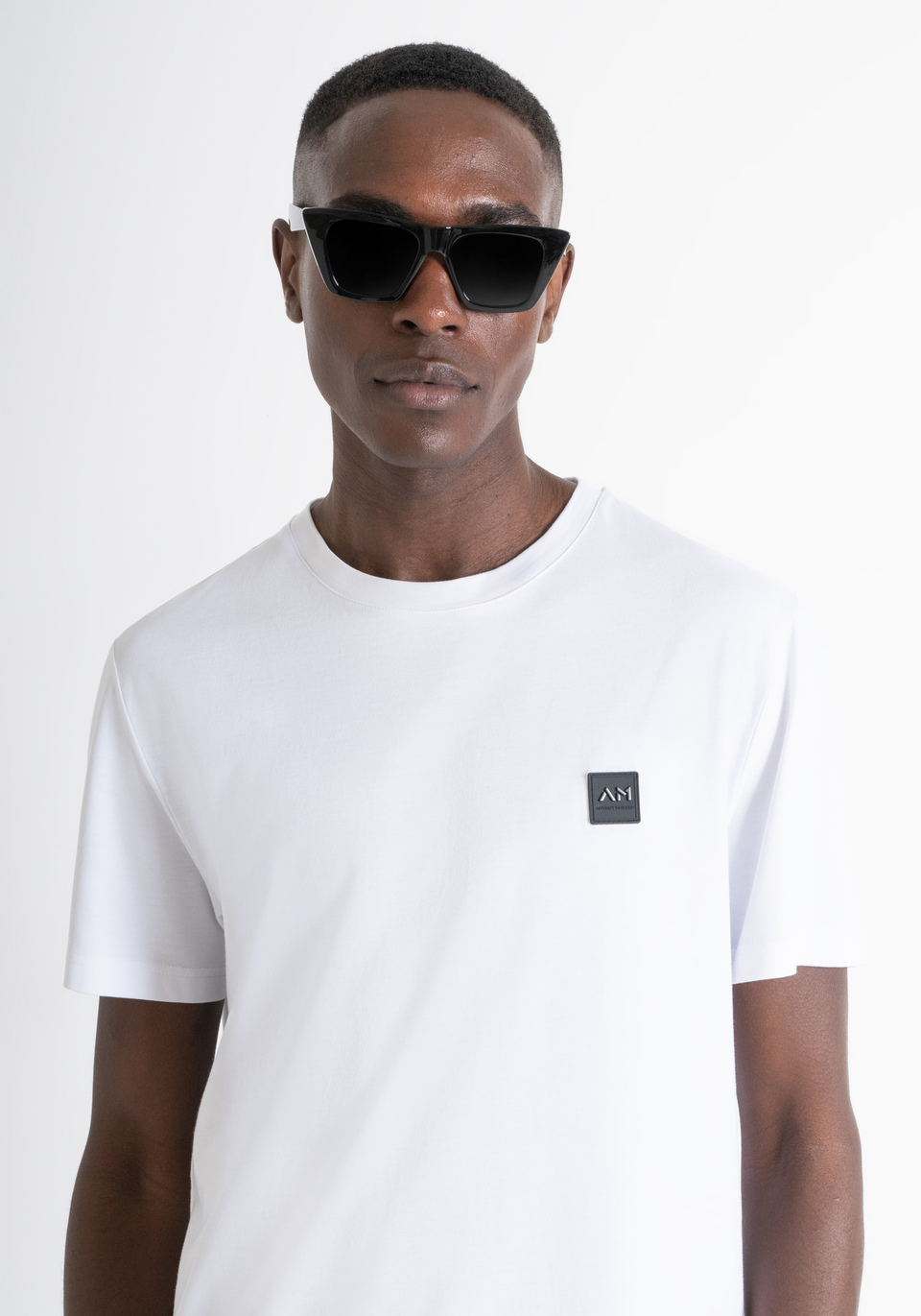 T-SHIRT REGULAR FIT AUS WEISSEM MISCHGEWEBE MIT NACHHALTIGER VISKOSE - Antony Morato Online Shop