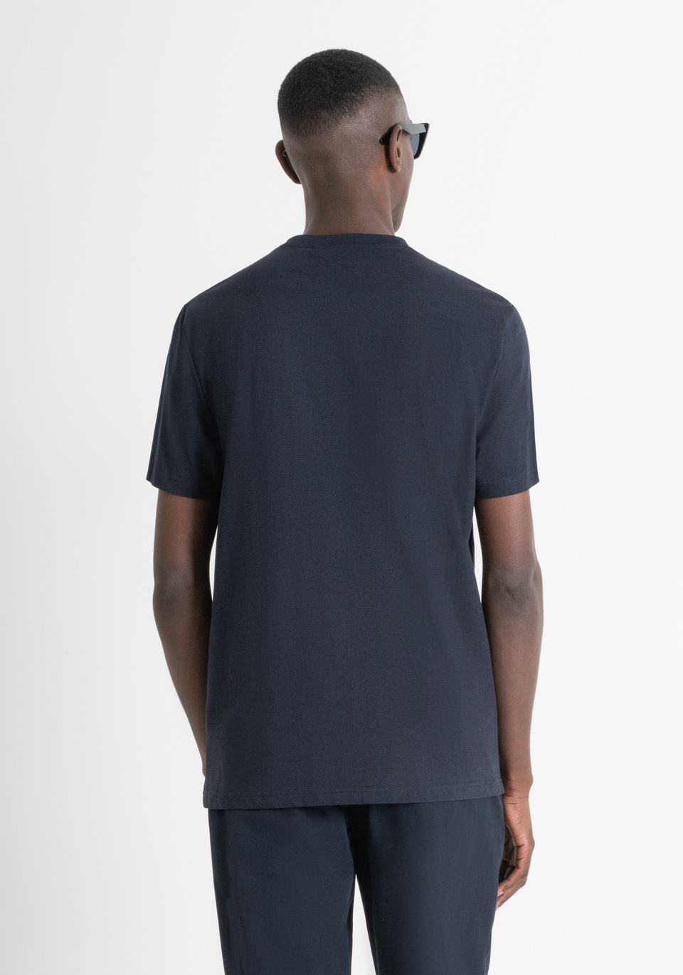 T-SHIRT REGULAR FIT AUS 
BLAU MISCHGEWEBE MIT NACHHALTIGER VISKOSE - Antony Morato Online Shop