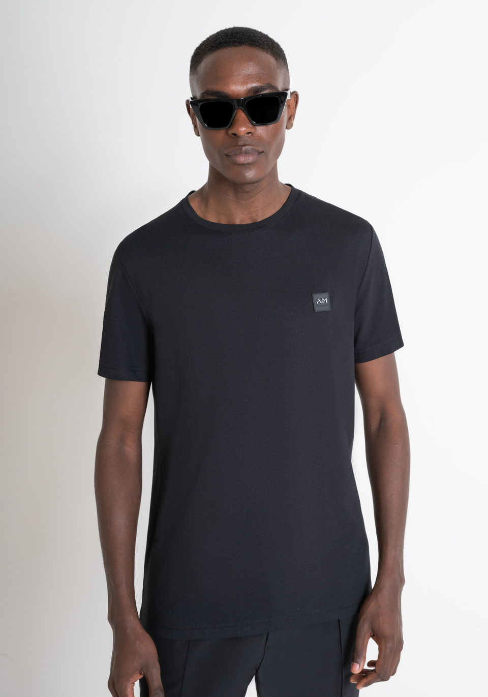 T-SHIRT REGULAR FIT AUS SCHWARZEM MISCHGEWEBE MIT NACHHALTIGER VISKOSE - Antony Morato Online Shop