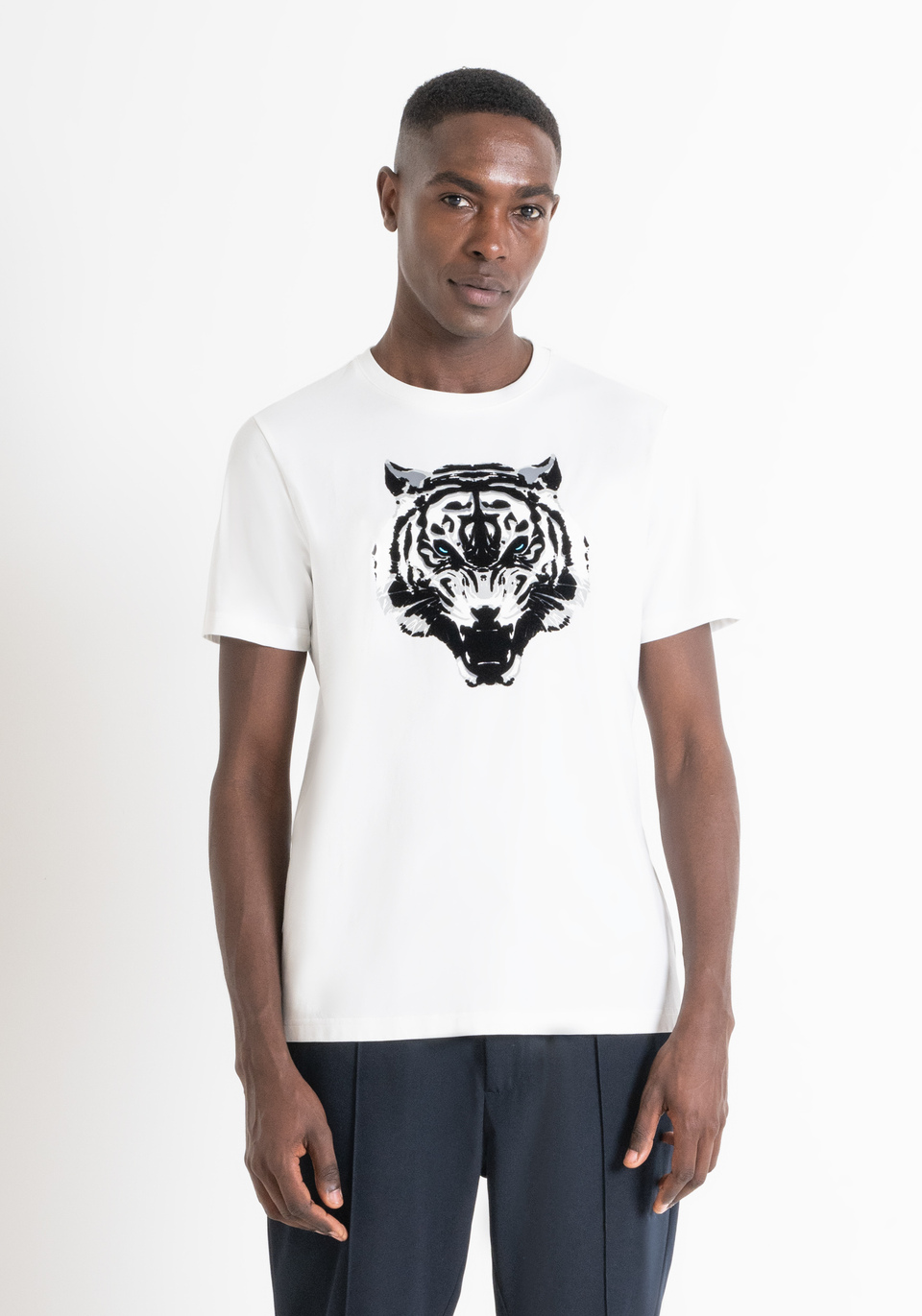 CAMISETA REGULAR FIT DE JERSEY DE ALGODON BLANCO CON ESTAMPADO DE TIGRE Antony Morato