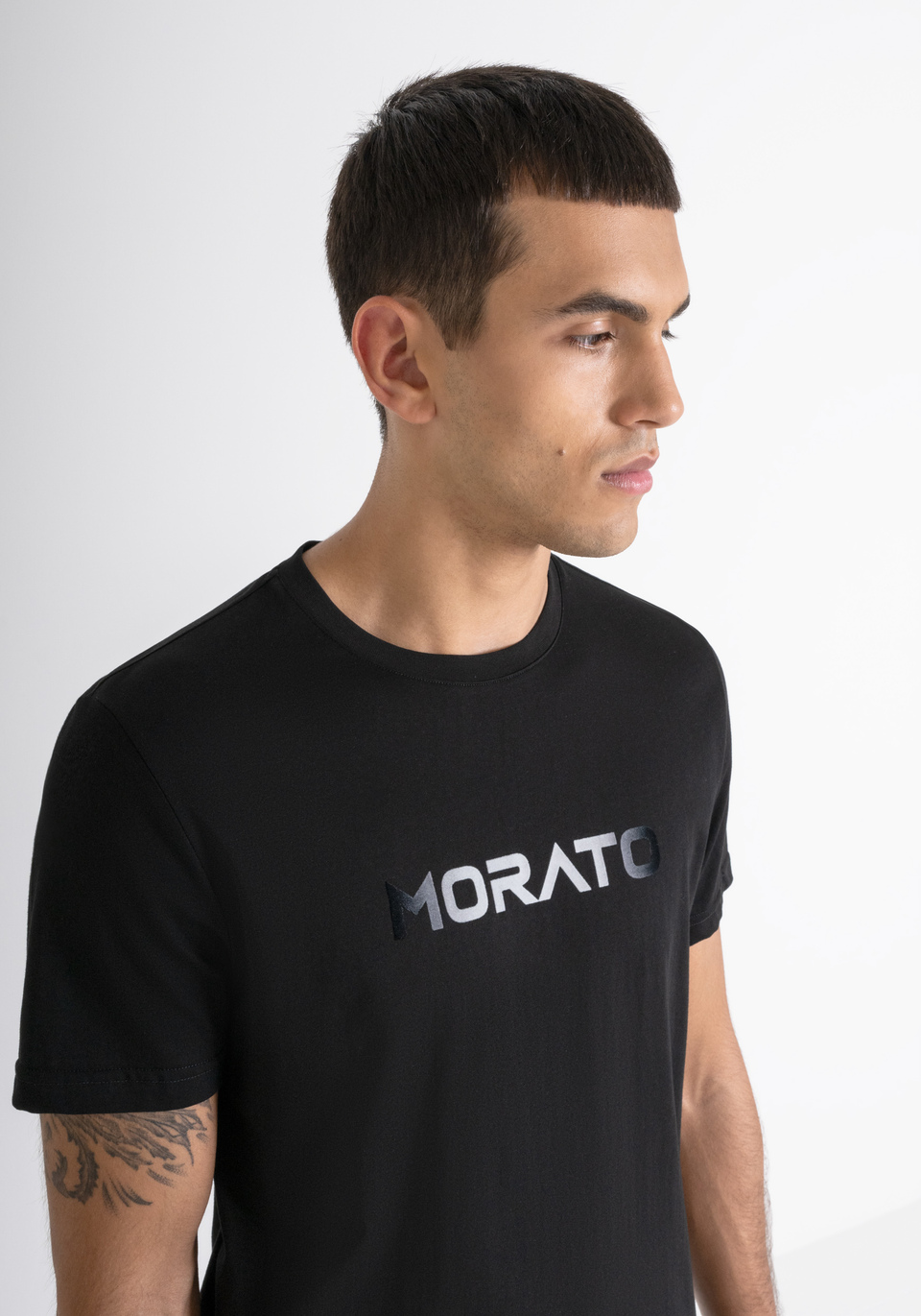 CAMISETA SLIM FIT DE JERSEY DE ALGODÓN NEGRO CON ESTAMPADO DIFUMINADO - Antony Morato Online Shop