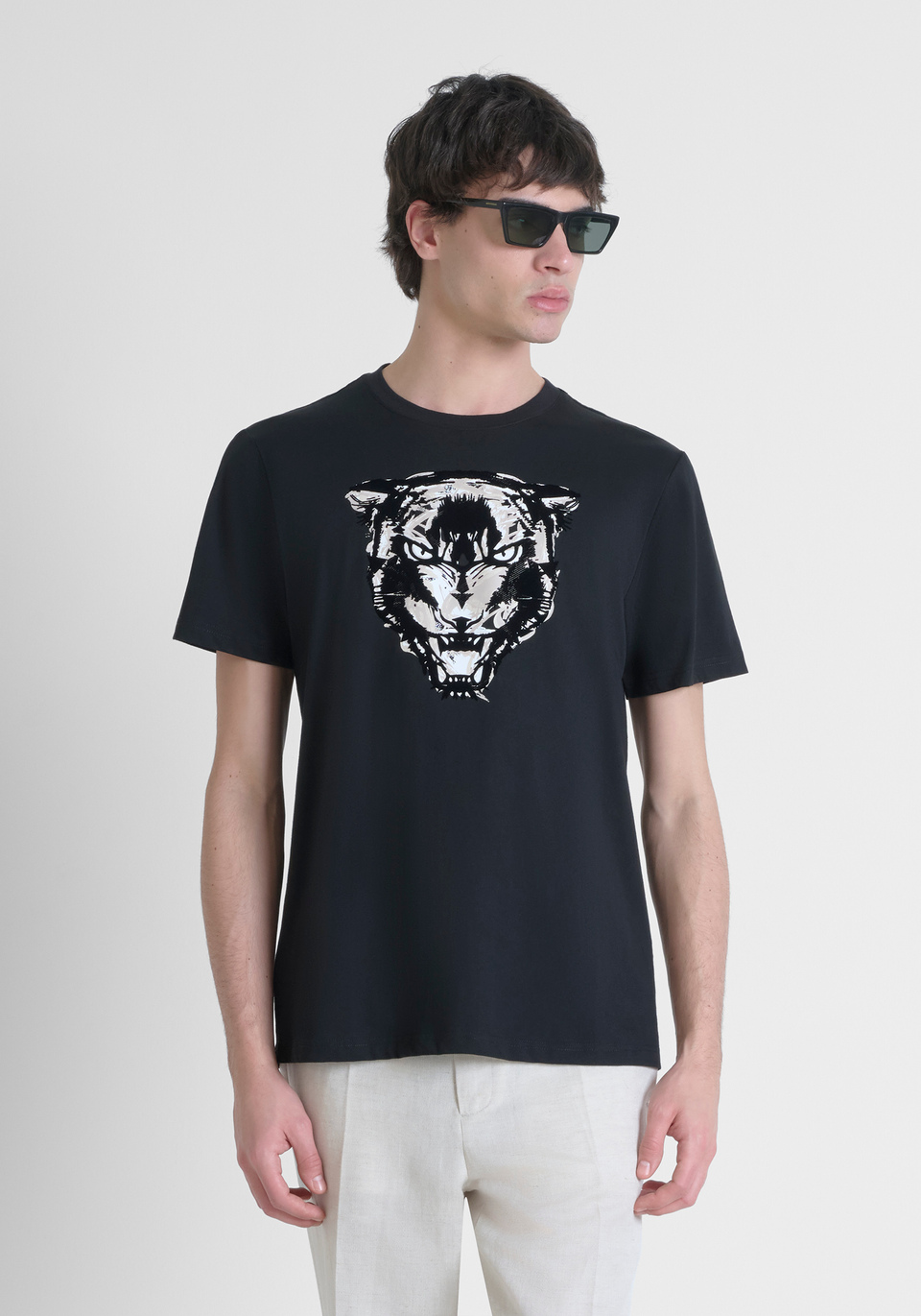 T-SHIRT REGULAR FIT EN JERSEY DE COTON AVEC IMPRESSION - Antony Morato Online Shop T-SHIRT REGULAR FIT EN JERSEY DE COTON AVEC IMPRESSION - Antony Morato Online Shop