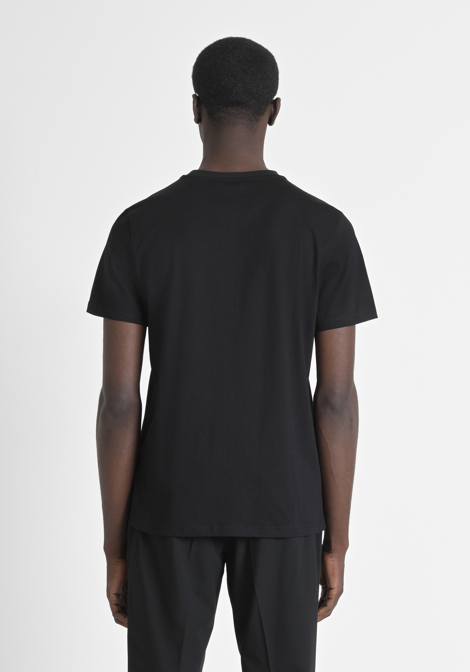 REGULAR FIT 100% COTTON JERSEY T-SHIRT WITH STITCHED PATCH AND CONTRASTING MONOGRAM - Antony Morato Online Shop