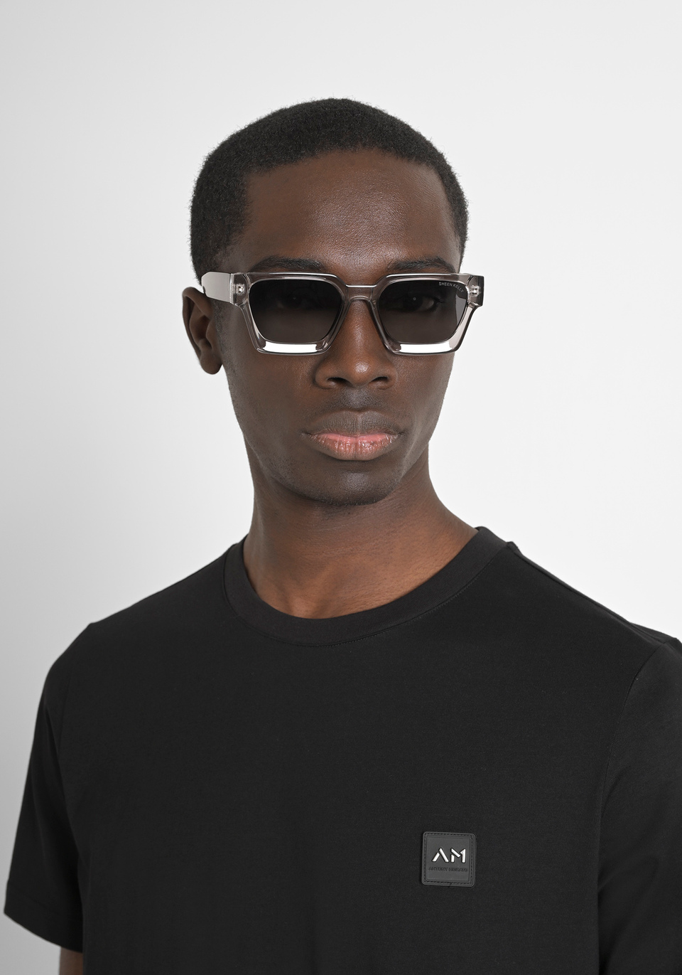 REGULAR FIT 100% COTTON JERSEY T-SHIRT WITH STITCHED PATCH AND CONTRASTING MONOGRAM - Antony Morato Online Shop