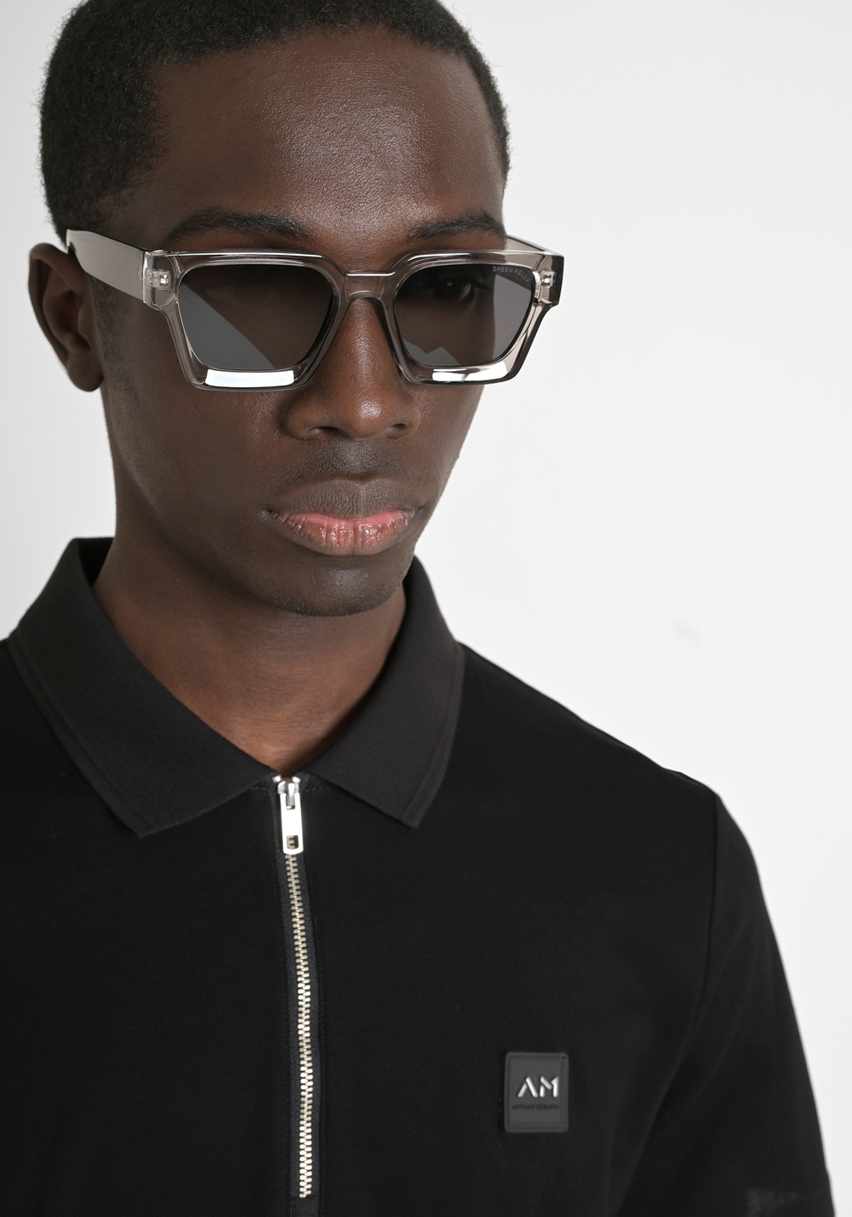 T-SHIRT REGULAR FIT 100 % JERSEY DE COTON AVEC ÉCUSSON COUSU ET MONOGRAMME DE COULEUR CONTRASTANTE - Antony Morato Online Shop