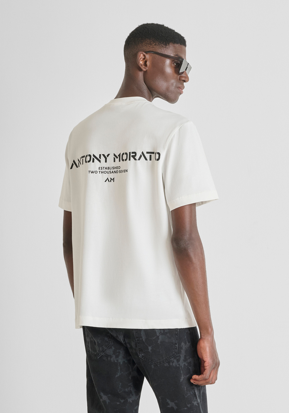 RELAXED FIT T-SHIRT IN COTTON WITH CONTRAST LOGO ON BACK - Antony Morato Online Shop