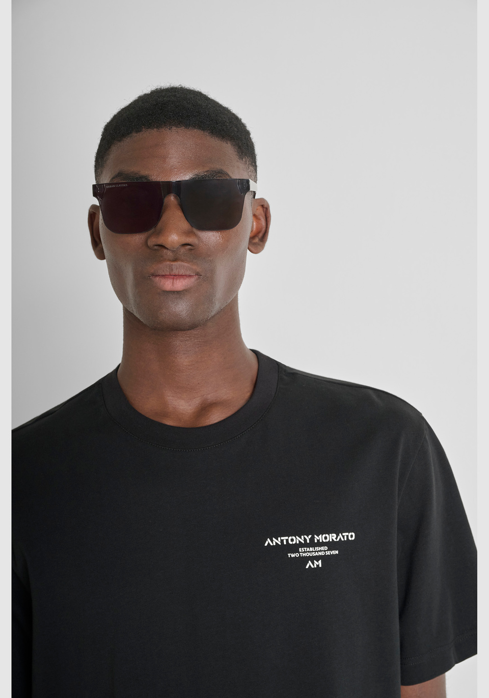 RELAXED FIT T-SHIRT IN COTTON WITH CONTRAST LOGO ON BACK - Antony Morato Online Shop