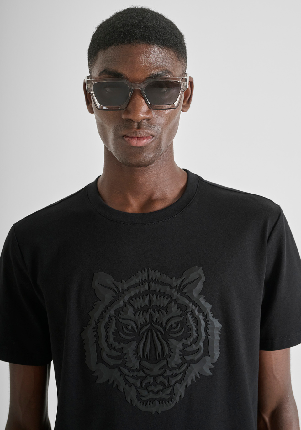REGULAR FIT COTTON JERSEY T-SHIRT WITH RUBBERIZED TIGER PRINT - Antony Morato Online Shop