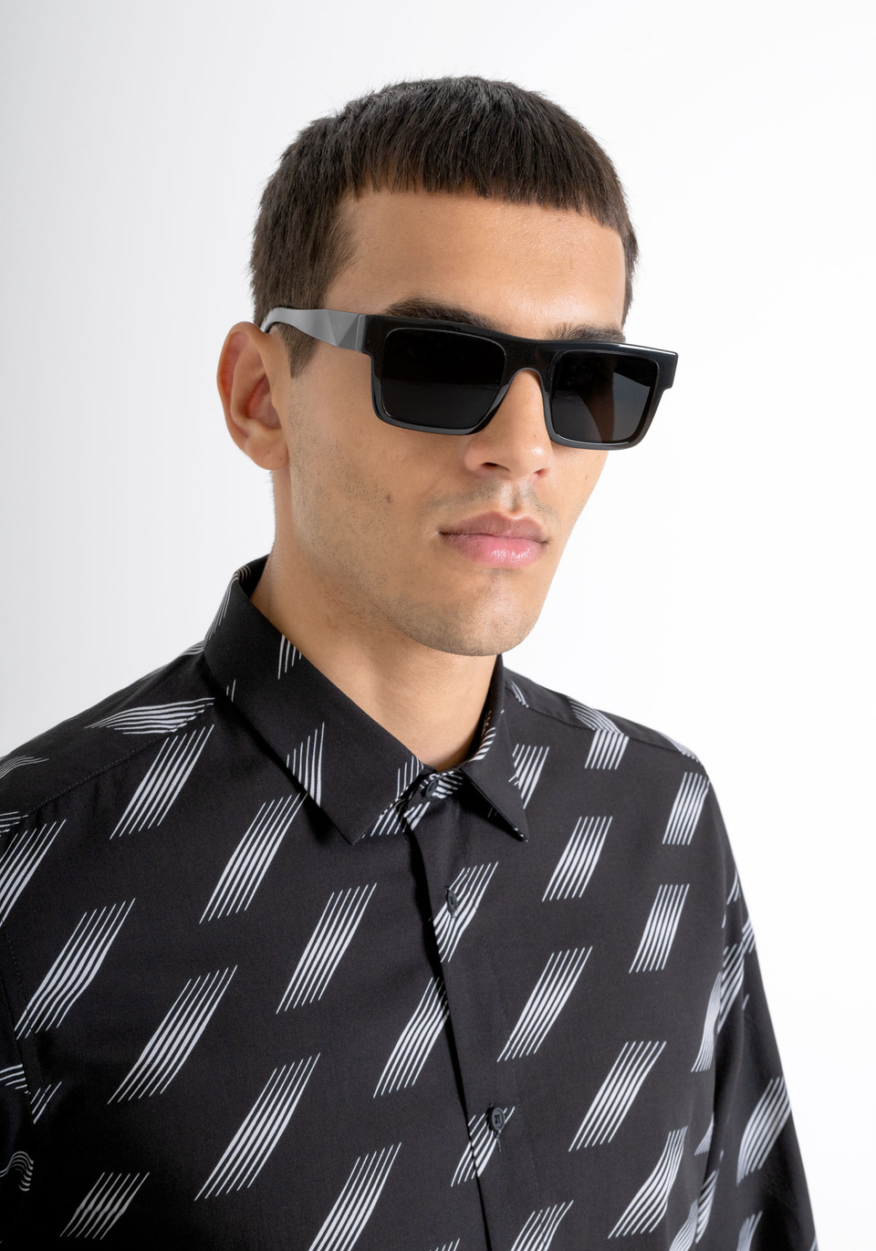 CAMICIA "BARCELLONA" REGULAR FIT TAGLIO DRITTO IN MISTO VISCOSA CON FANTASIA SFUMATA - Antony Morato Online Shop