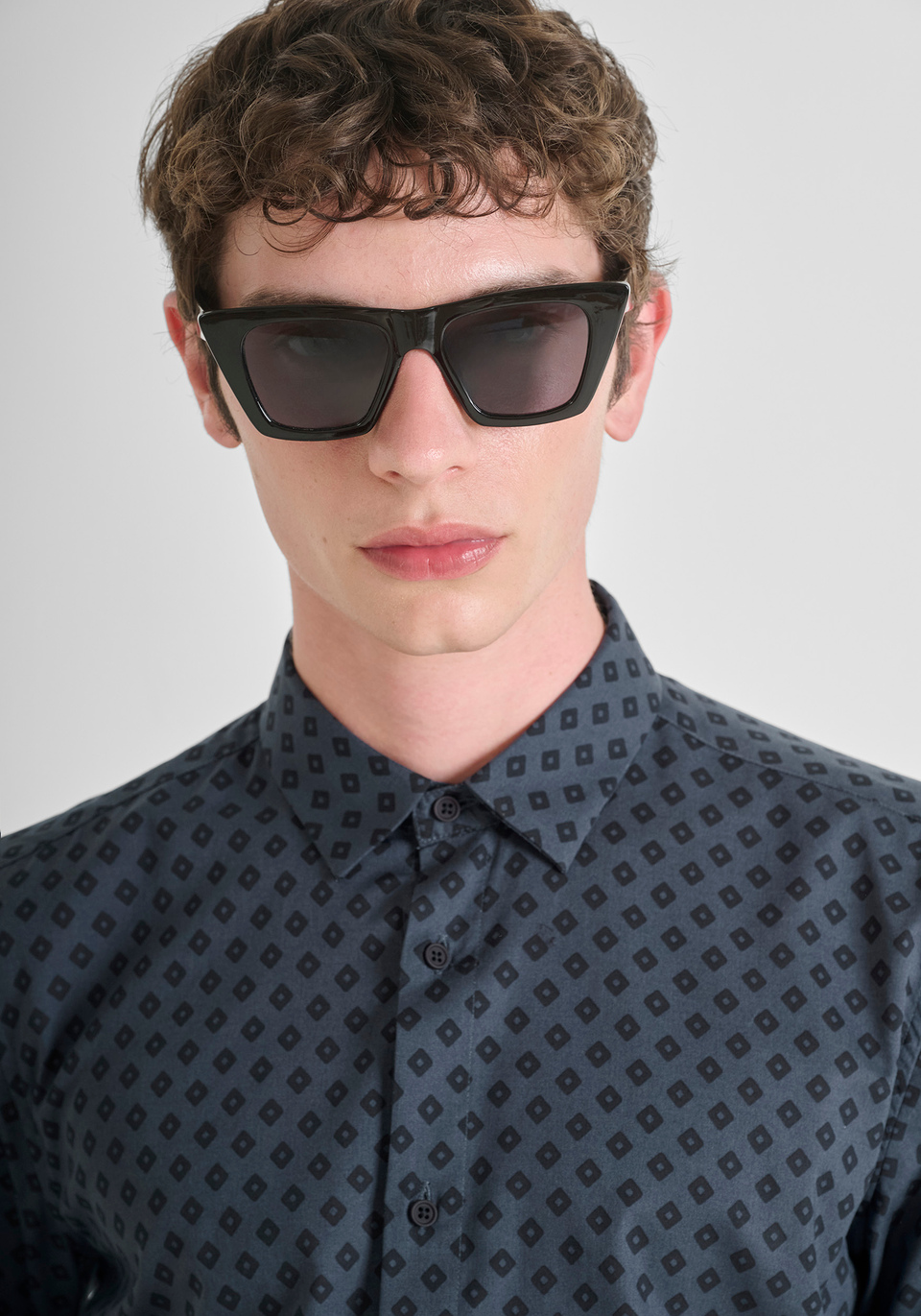 REGULAR STRAIGHT FIT „BARCELONA" HEMD AUS BAUMWOLLMISCHUNG MIT ABSTRAKTEM PRINT - Antony Morato Online Shop