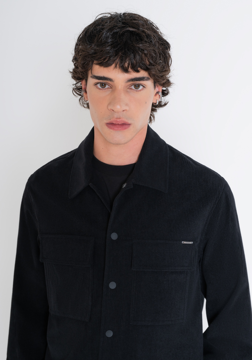 REGULAR FIT STRAIGHT CUT "BERLIN" SHIRT IN BLACK CORDUROY - Antony Morato Online Shop