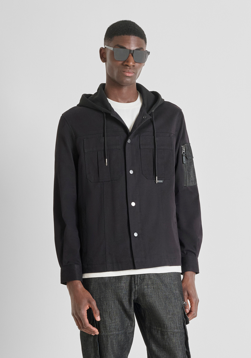 CHEMISE RELAXED FIT «HUDSON» AVEC CAPUCHE ET POCHES - Antony Morato Online Shop CHEMISE RELAXED FIT «HUDSON» AVEC CAPUCHE ET POCHES - Antony Morato Online Shop