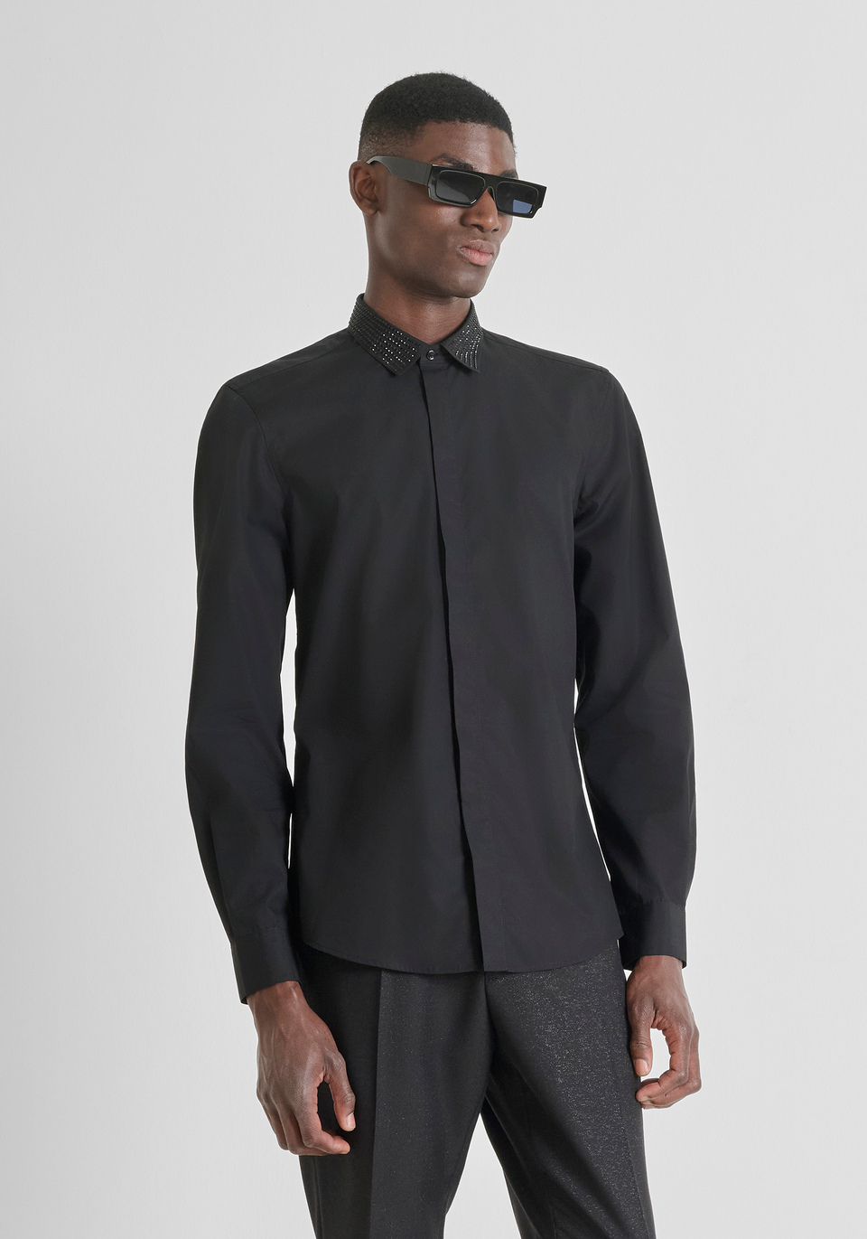 SLIM FIT "LONDON" SHIRT IN EASY IRON FABRIC WITH STUDS - Antony Morato Online Shop