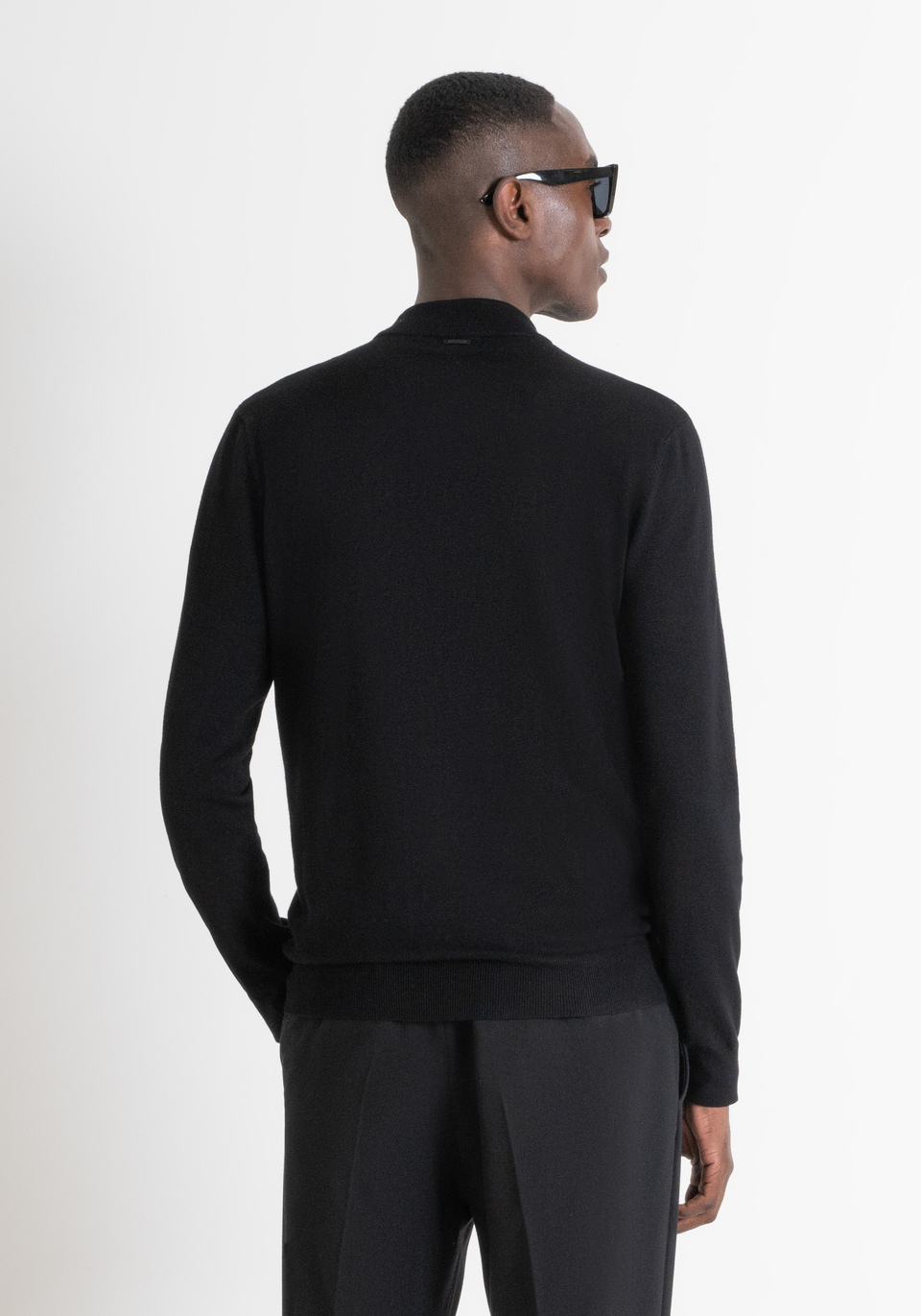 REGULAR FIT BLACK MID-NECK SWEATER IN ELASTIC VISCOSE | Antony Morato