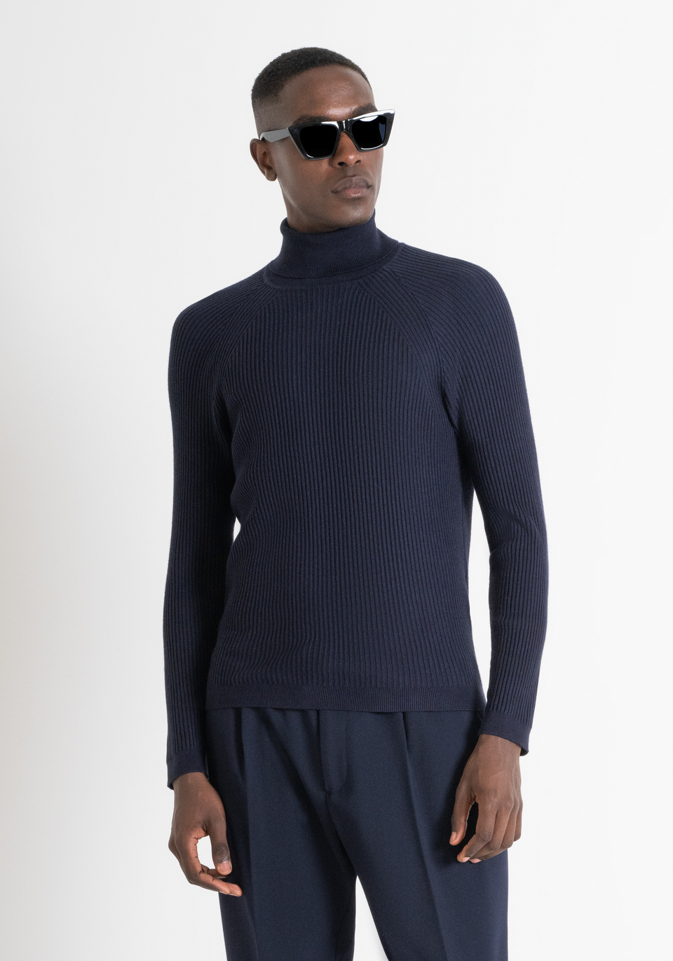 SLIM FIT SWEATER IN ELASTIC VISCOSE