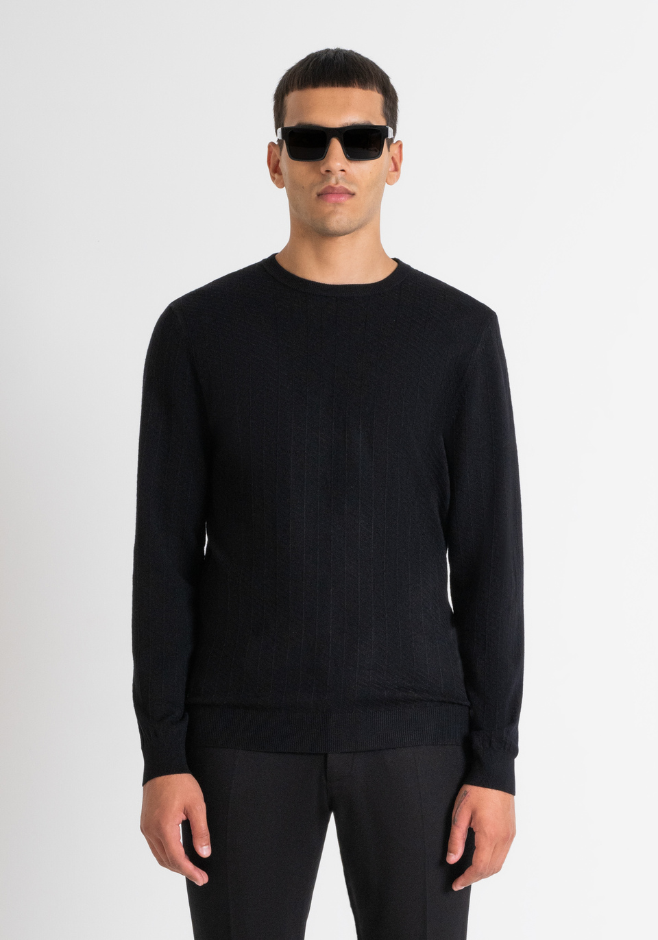 PULL REGULAR FIT EN VISCOSE MELANGEE NOIRE MOTIF JACQUARD AVEC TEXTURE Antony Morato