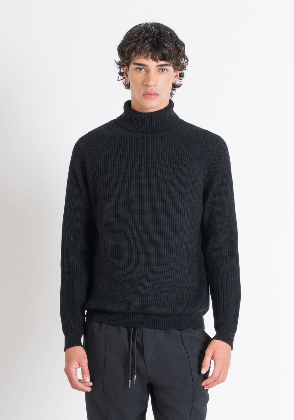 MAGLIONE COLLO ALTO NERO REGULAR FIT MISTO LANA Antony Morato