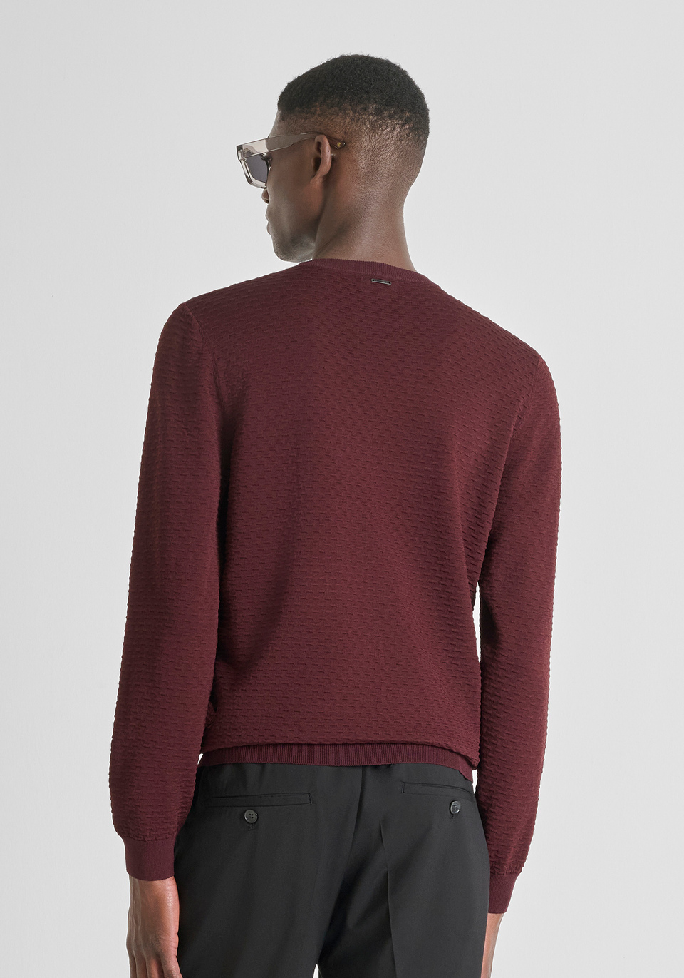 MAGLIA GIROCOLLO SLIM FIT IN MISTO VISCOSA CON MOTIVO JAQUARD - Antony Morato Online Shop