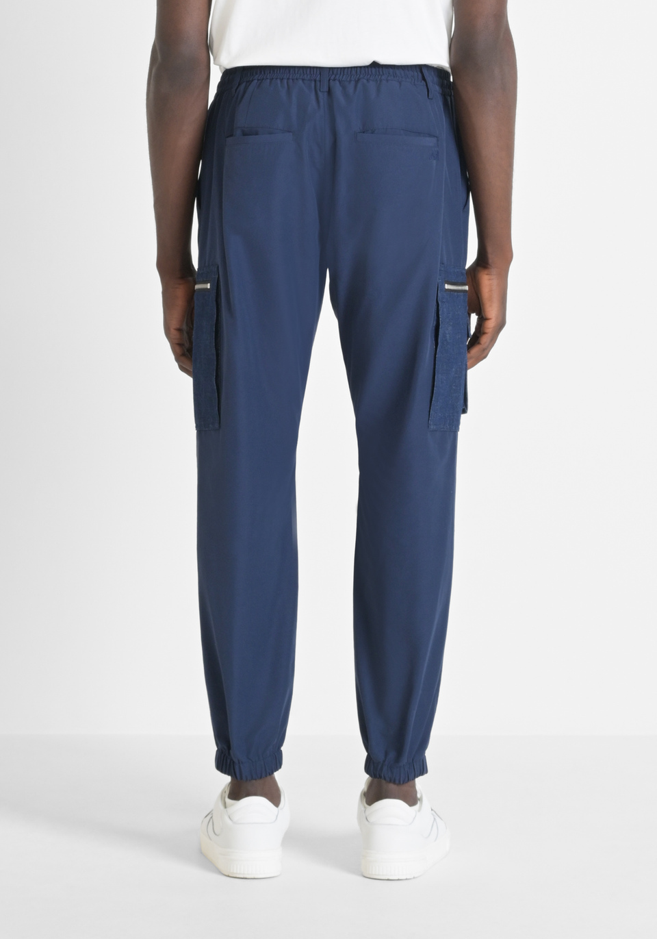 PANTALON REGULAR FIT « LARRY » EN COTON MÉLANGÉ IMPERMÉABLE - Antony Morato Online Shop