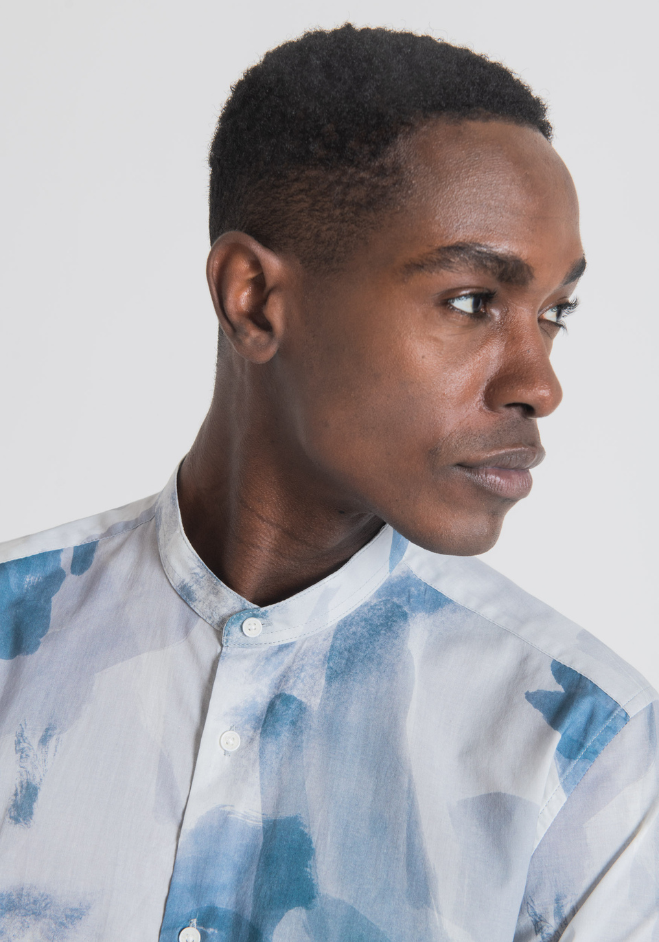 SLIM-FIT SHIRT IN SOFT-TOUCH PRINTED PURE COTTON WITH KOREAN COLLAR - Antony Morato Online Shop