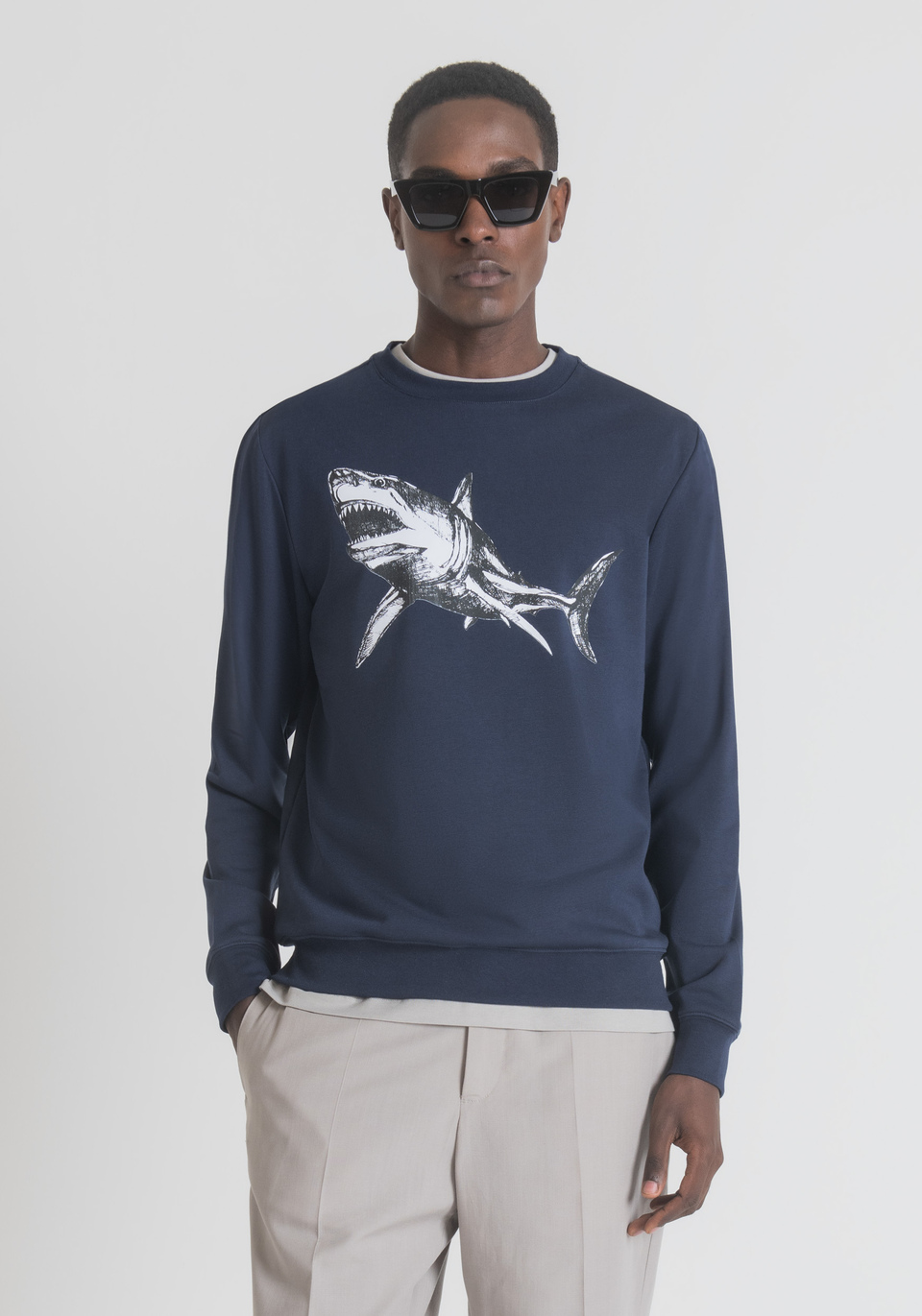 REGULAR FIT SWEATSHIRT IN COTTON BLEND WITH SHARK PRINT - Antony Morato Online Shop