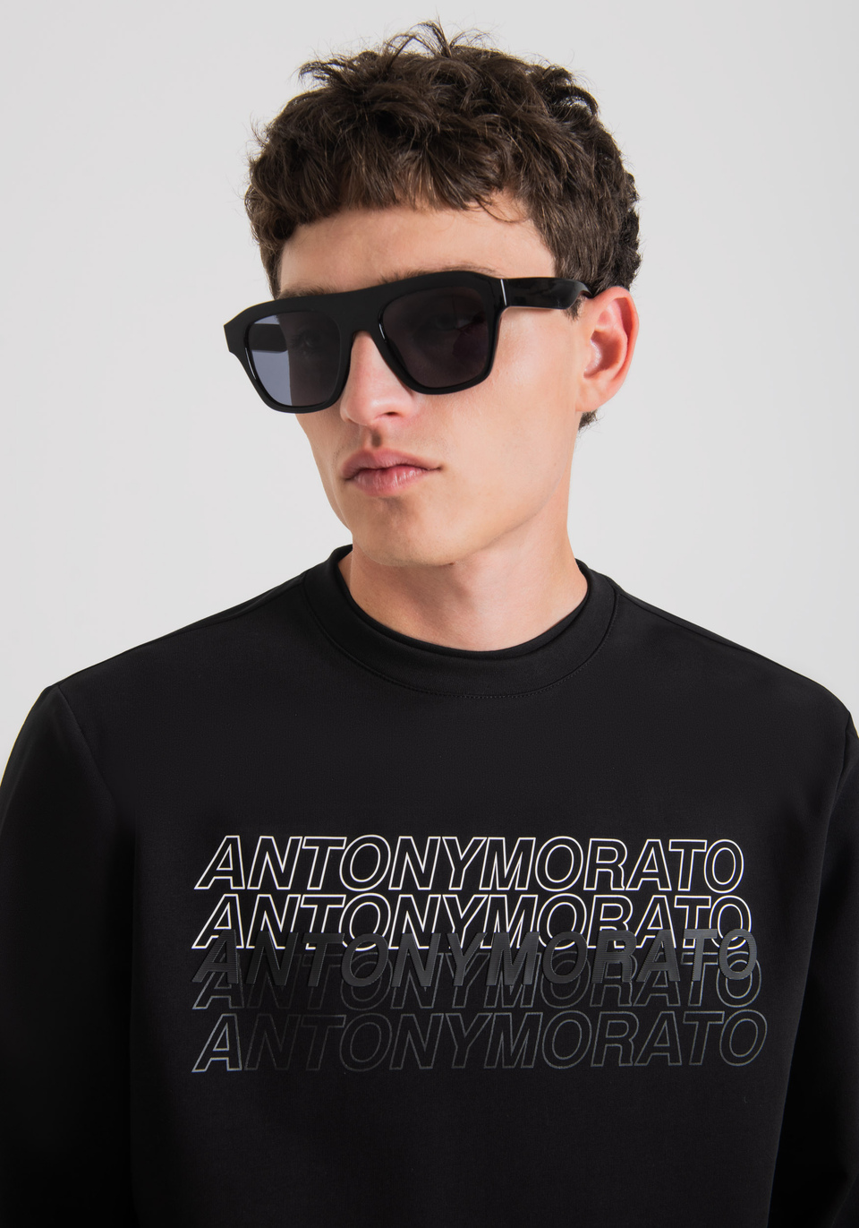 SLIM FIT SWEATSHIRT IN SOFT STRETCH COTTON WITH CONTRASTING RUBBERISED LOGO PRINT - Antony Morato Online Shop