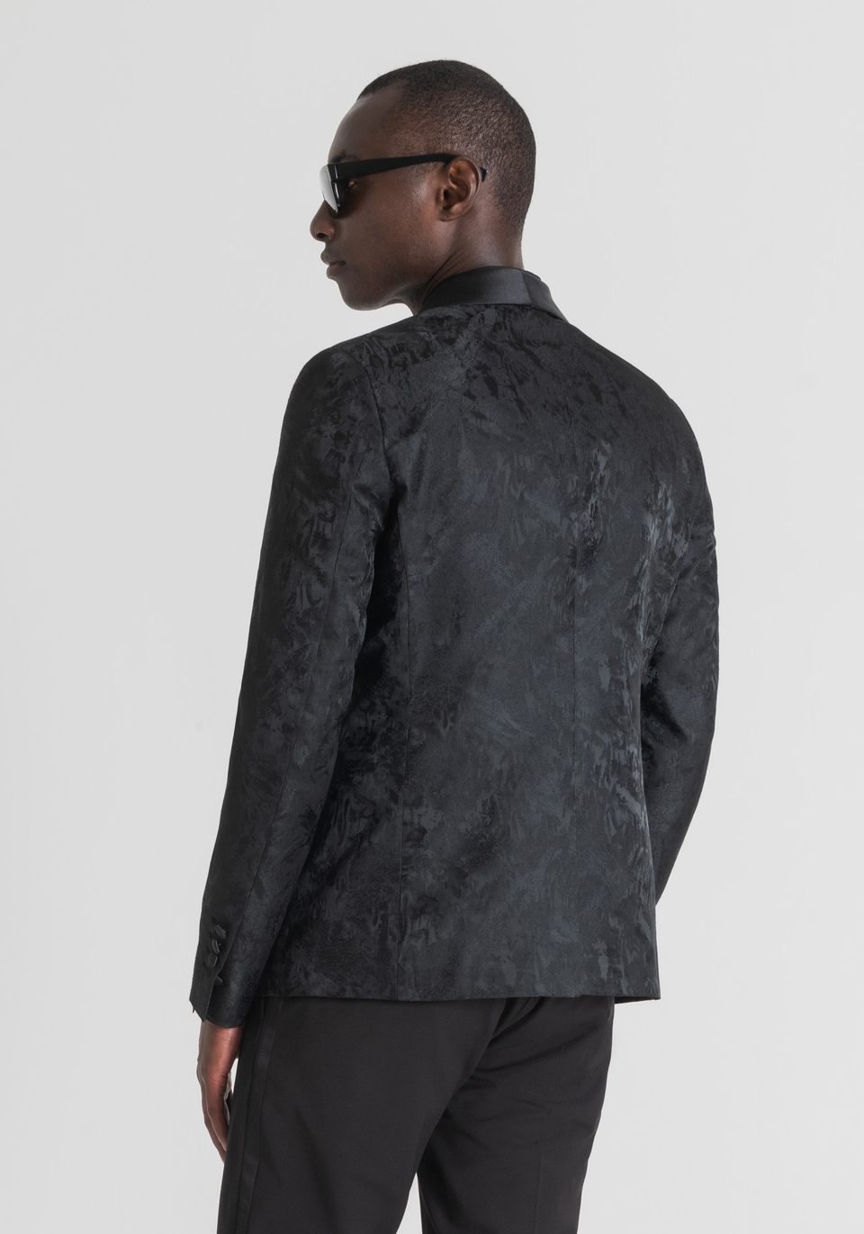 SLIM-FIT “BLANCHE” JACKET IN A JACQUARD-PATTERNED FABRIC - Antony Morato Online Shop