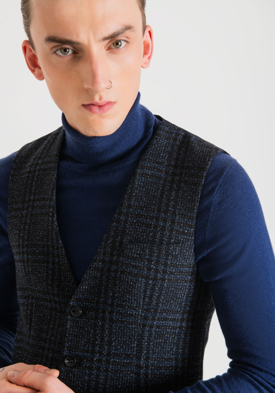 SLIM FIT WAISTCOAT IN SOFT WOOL BLEND FABRIC WITH PRINCE OF WALES PATTERN - Antony Morato Online Shop