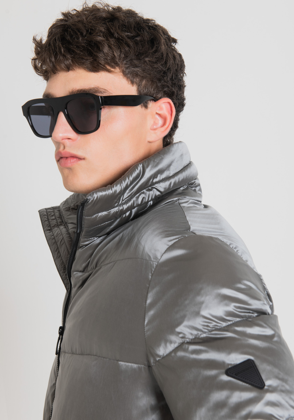 REGULAR FIT JACKET WITH ECO-SUSTAINABLE PADDING WITH AN IRIDESCENT EFFECT - Antony Morato Online Shop