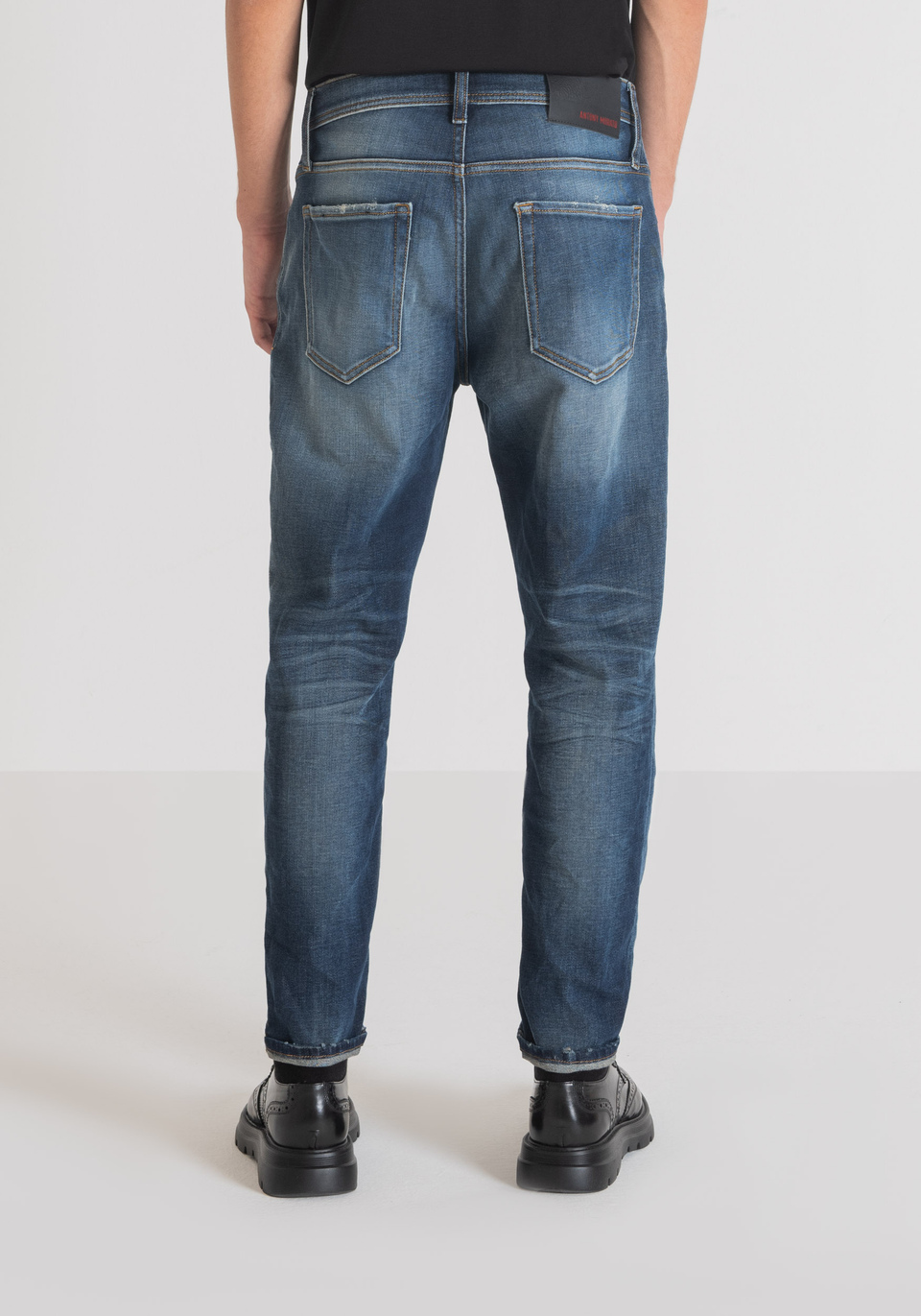"ARGON" SLIM FIT JEANS IN COMFORT DENIM WITH TAPERED ANKLE - Antony Morato Online Shop