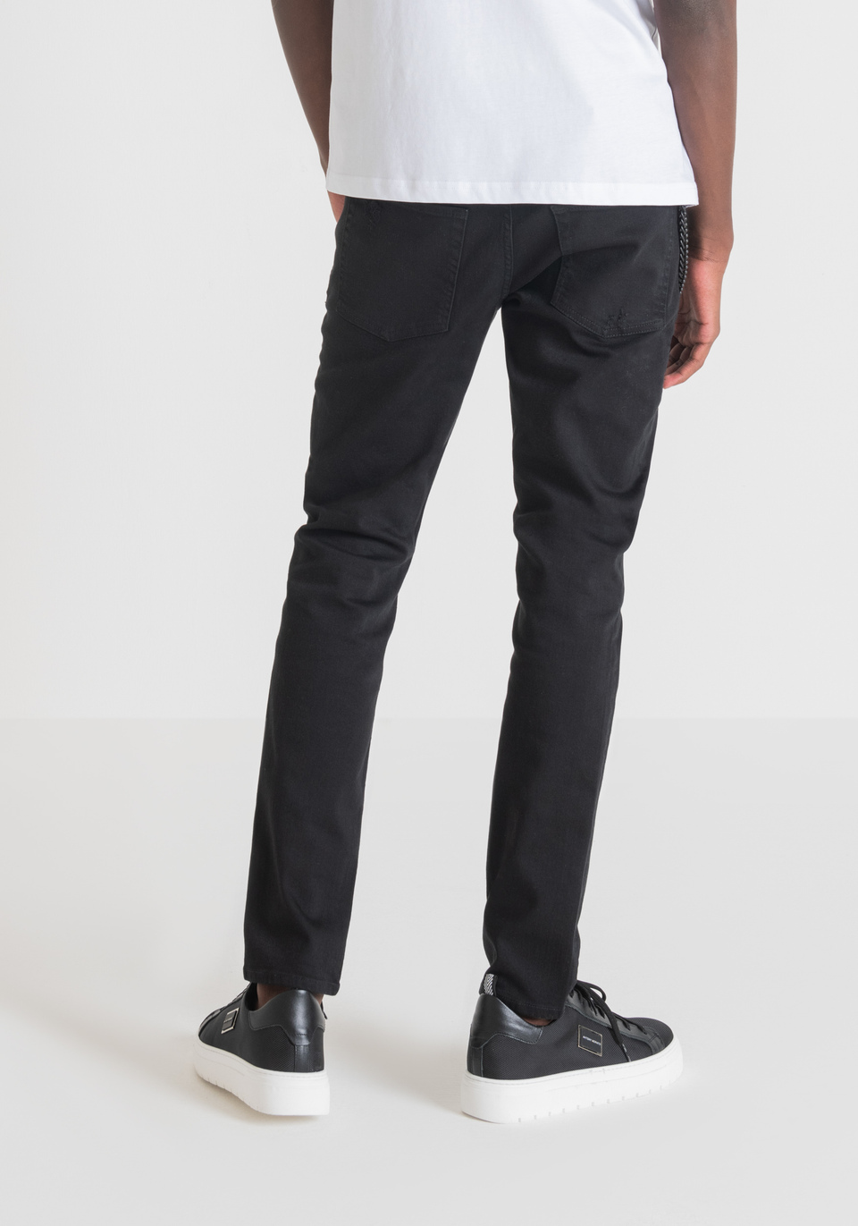 “IGGY” TAPERED-FIT JEANS IN STRETCH DENIM - Antony Morato Online Shop