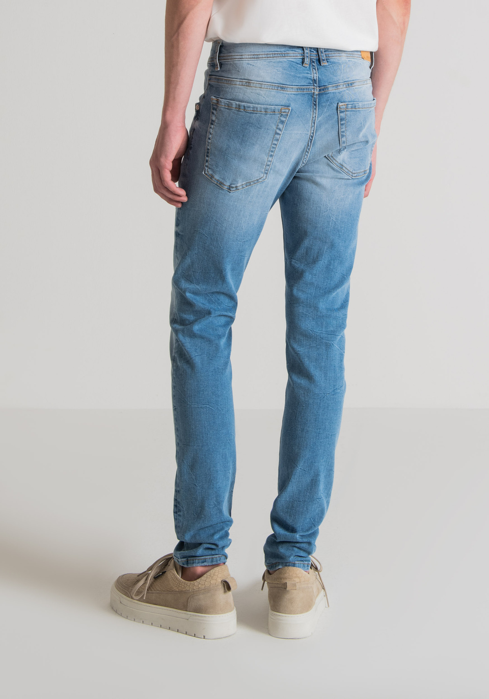 "GILMOUR" SUPER SKINNY FIT JEANS IN STRETCH DENIM BLEND WITH LIGHT BLEACHED EFFECT WASH - Antony Morato Online Shop